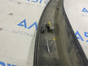 Front right wing trim Subaru b10 Tribeca scratches, scuffs, broken mount