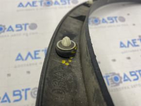 Rear left wing trim Subaru b10 Tribeca broken mount