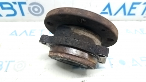 Front right hub Audi Q3 8U 15-18 rusty