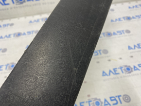 Door trim lower front left Subaru b9 Tribeca scratches, broken fastening