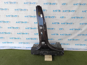 The central right body pillar of BMW X5 F15 14-18 is sawn off, butts