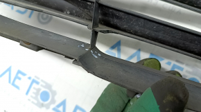 Lower grille of front bumper Toyota Avalon 13-15 prerest, chrome, honeycomb fractures, crack, sand, pressed