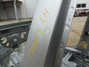 Body pillar central left Chevrolet Trax 15-20 on the body, butt