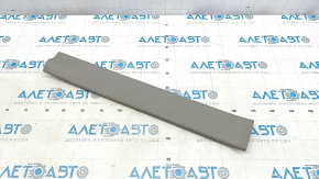 Door sill trim, front right, Toyota Highlander 08-13, gray, crack in fastening