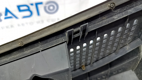 Windscreen wiper grille plastic Hyundai Sonata 15-19 broken mount, no seal fragments