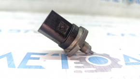 Fuel pressure sensor Mercedes W167 GLE 350 450 20-22 on the fuel rail