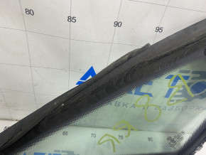 Window blind glass rear right VW Passat b8 16-19 USA chrome, scratches on chrome, tear of seal