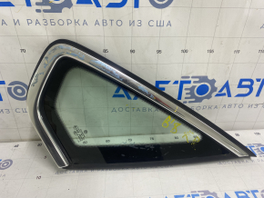 Window blind glass rear right VW Passat b8 16-19 USA chrome, scratches on chrome, tear of seal, scratch on glass