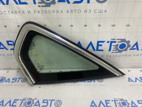 Window blind glass rear right VW Passat b8 16-19 USA chrome, scratches on chrome
