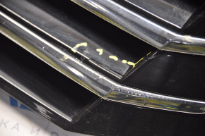 Radiator grill with badge VW Passat b7 12-15 USA cracks, sand, swollen chrome