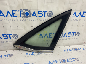 Window blind glass rear right VW Jetta 19- chrome, scratches on chrome, scratches on molding