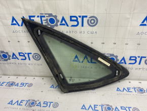 Window blind glass rear right VW Jetta 19- chrome, scratches on chrome, scratches on molding