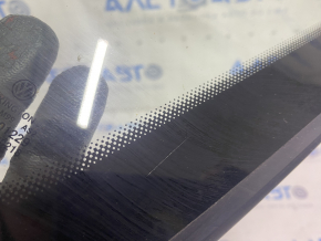 Window blind glass rear right VW Passat b7 12-15 USA mat peeling off molding, dents on molding, scratch on glass