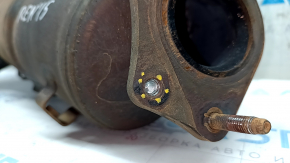 Exhaust manifold with catalytic converter Jeep Renegade 15-2.4 broken bolt