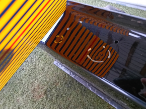 The central left body pillar of BMW 7 G12 16-22 is sawn off, butts