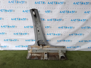 The central left body pillar of Honda Accord 18-22 is sawn off, butt