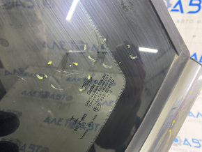 Window blind glass rear right Ford Fusion mk5 13-20 one chrome, scratches on chrome, scratches on glass