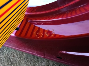 The central left body pillar of Kia Sorento 16-20 is sawn off, pokes