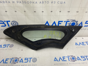 Window blind glass front right Nissan Leaf 11-12, scratch on glass