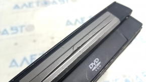 CD CHANGER Mazda3 03-08 scratches