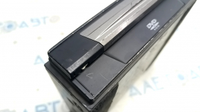 CD CHANGER Mazda3 03-08 scratches