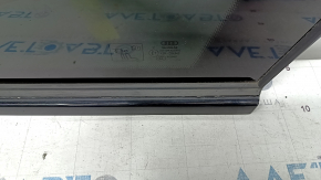Window blind glass rear right Audi Q7 16- tinted, with molding black, paint peeling