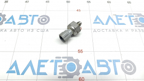 Fuel pressure sensor Volvo XC90 16-22 on the fuel rail