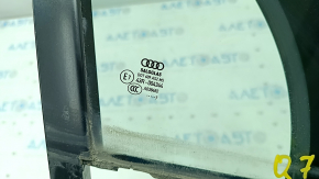 Door glass triangle with seal front right Audi Q7 16-