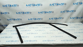 Front right glass seal Audi Q7 16- with molding black