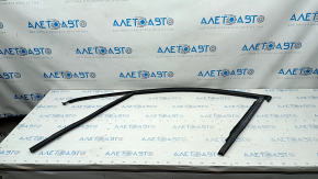 Front right glass seal Audi Q7 16- with molding black