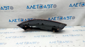 Right headlight Audi Q7 16-19 scratches, micro-cracks