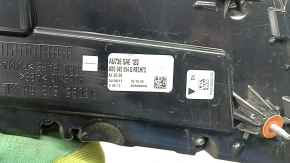 Right headlight Audi Q7 16-19 scratches, micro-cracks