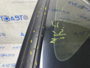 Window blind glass rear left Ford Fusion mk5 13-20 one chrome, scratches on chrome, scratches on molding