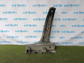 The central right body pillar of Hyundai Kona 18-23 is sawn off