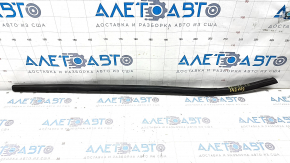 Molding door-glass central front right Jeep Renegade 15- scratches