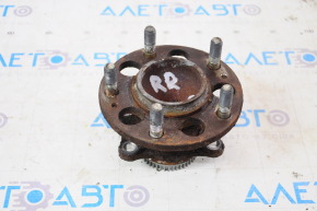 Rear right hub Hyundai Elantra UD 11-16 rusty
