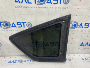 Window blind glass rear left Ford C-max MK2 13-18 one chrome, scratches on chrome, scratches on glass