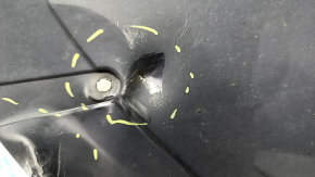 Front right fender liner Volvo XC90 16-22 is dented, torn