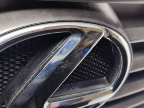 Radiator grill with emblem Lexus ES350 07-09 scratches, paint blistered
