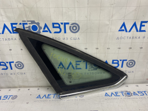 Window blind glass rear left Ford Focus mk3 11-18 4d with molding chrome, scratches on chrome