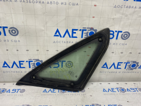 Window blind glass rear right Ford Focus mk3 11-18 4d with molding matte, scratches on glass
