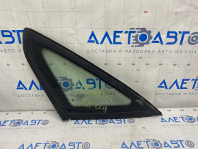 Window blind glass rear right Ford Focus mk3 11-18 4d with molding matte, scratches on glass