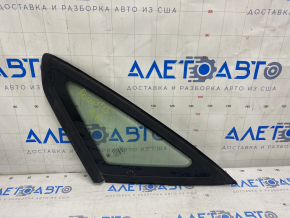 Window blind glass rear right Ford Focus mk3 11-18 4d with molding matte, scratches on glass