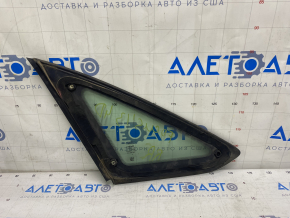 Window blind glass rear right Ford Focus mk3 11-18 4d with molding chrome, scratches on glass, scratches on chrome