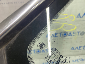 Window blind glass rear right Ford Focus mk3 11-18 4d with molding chrome, scratches on glass, scratches on chrome