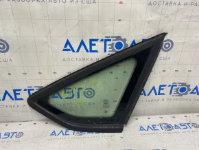 Window blind glass rear right Ford Focus mk3 11-18 5d with molding matte, scratches on glass