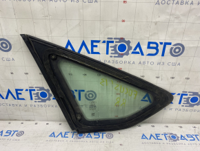 Window blind glass rear right Ford Focus mk3 11-18 5d with molding matte, scratches on glass