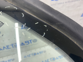 Window blind glass rear right Ford Focus mk3 11-18 5d with molding matte, scratches on glass, tear of molding