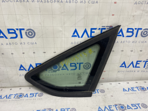 Window blind glass rear right Ford Focus mk3 11-18 5d with molding matte, scratches on glass, molding peeled off
