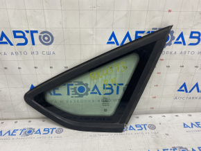 Window blind glass rear right Ford Focus mk3 11-18 5d with molding matte, molding peeled off
